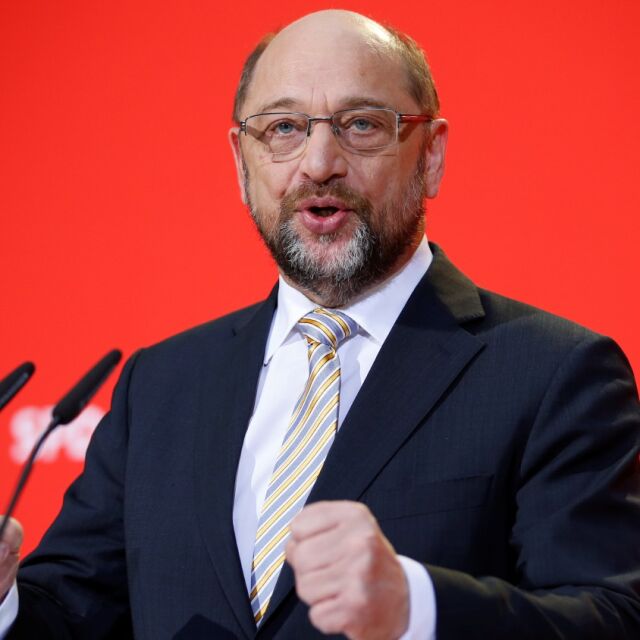 Мартин Шулц склони на преговорите за правителство на Ангела Меркел 