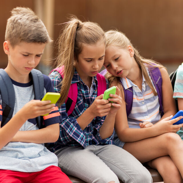 На каква възраст е добре децата да получат личен смартфон
