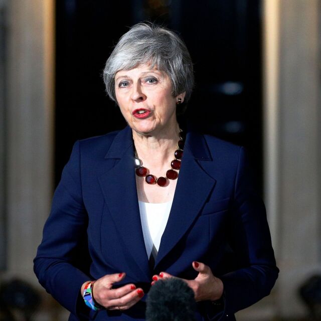 Опозицията във Великобритания внесе вот на недоверие срещу Тереза Мей