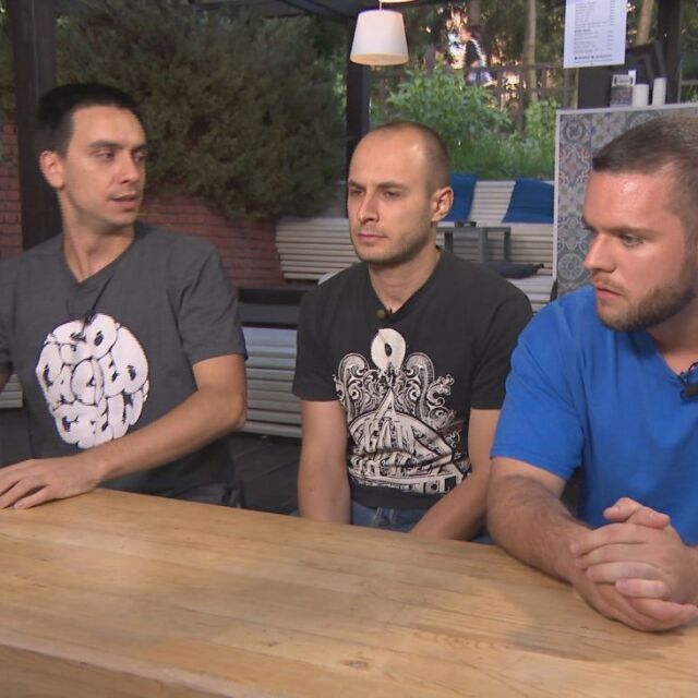 Рапърите Жлъч, Григовор и Гена - гневни момчета, решили да останат в България