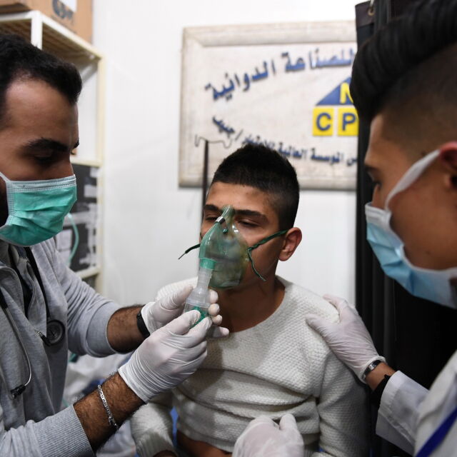 Над 100 души пострадаха при нападение с отровен газ в Сирия (ОБНОВЕНА)
