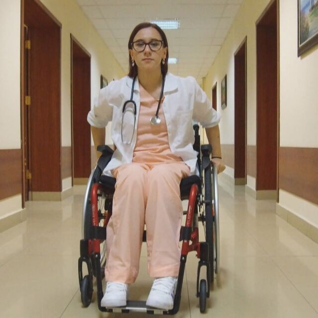  Каузата на Дария: Да бъде доктор, въпреки и в инвалидна количка 