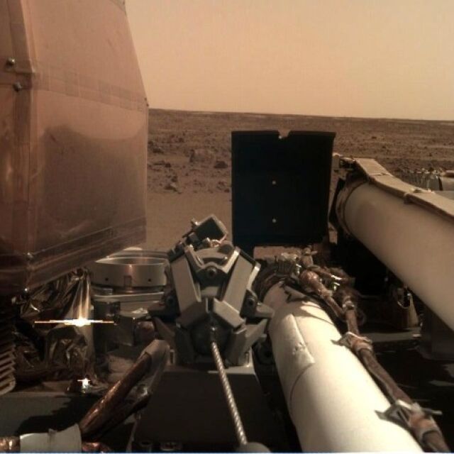 „ИнСайт” ще търси следи от земетресения на Марс