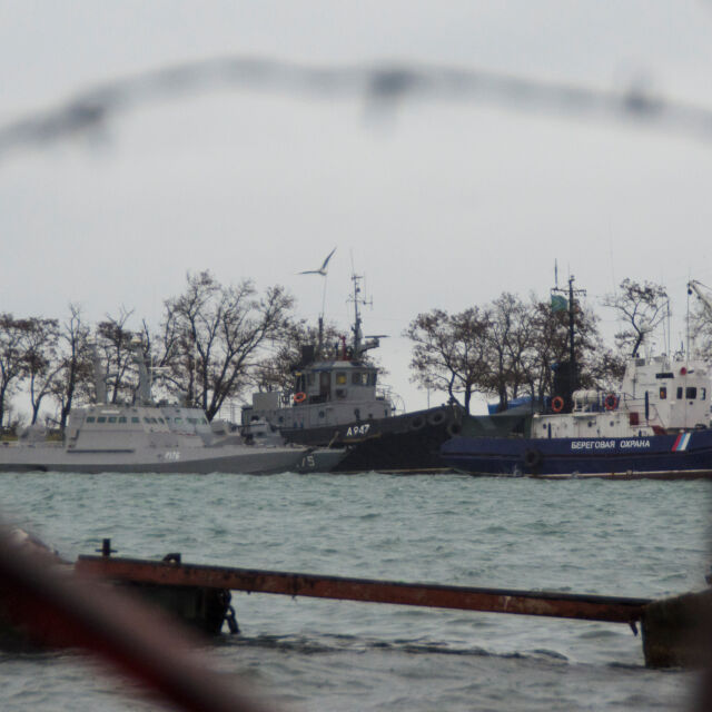 Русия повдигна обвинения на задържаните в Керченския проток украински моряци