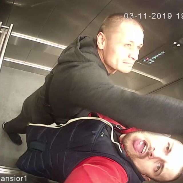 Полицията издирва мъжете, потрошили асансьор в болница във Варна 
