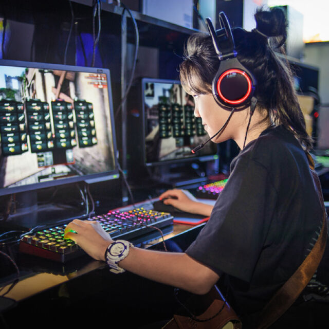 Китай въвежда вечерен час за непълнолетните геймъри