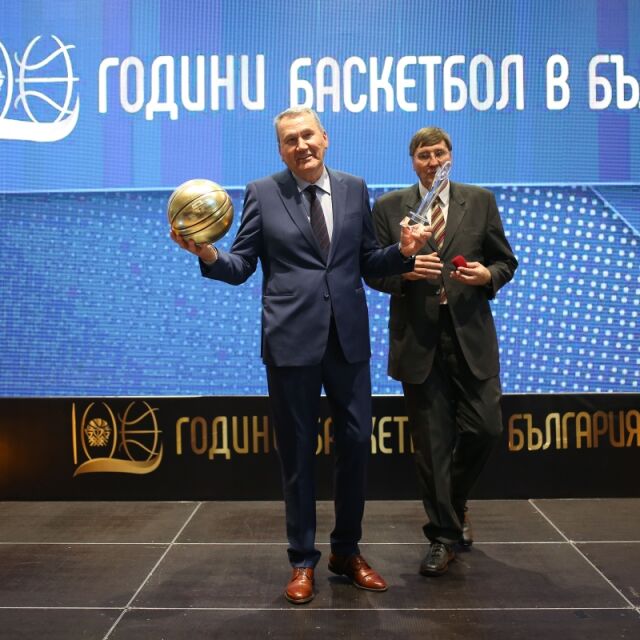 Златни баскетболни топки за най-добрите играчи и треньори у нас (ВИДЕО)