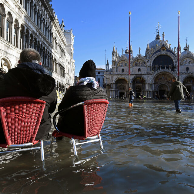 Кметът на Венеция: Градът ни е на колене, наводненията са разрушителни