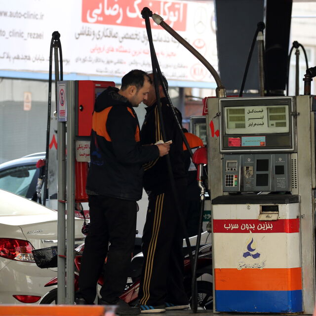 Протести в Иран заради повишение в цените на бензина