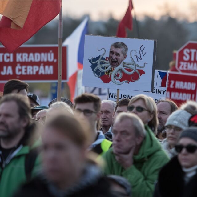 Над 200 000 протестираха в Прага срещу премиера Бабиш