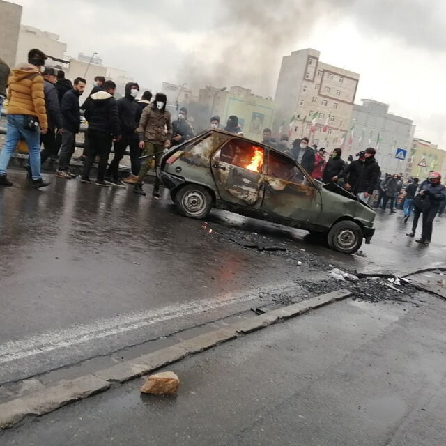  Али Хаменей: Протестите в Иран са саботаж 