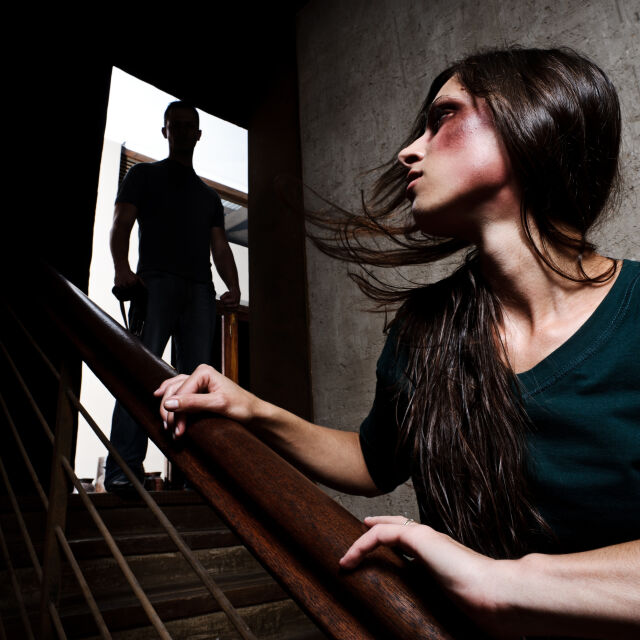 Домашното насилие е неудобна тема, защото често жертвите са тези, които го прикриват