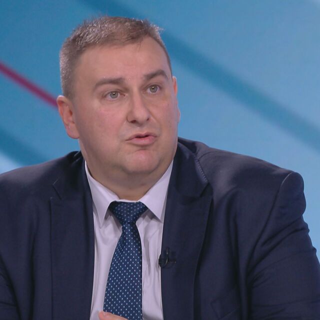 Емил Радев: Оставката на министър Петков е заради забавяне на социалните реформи