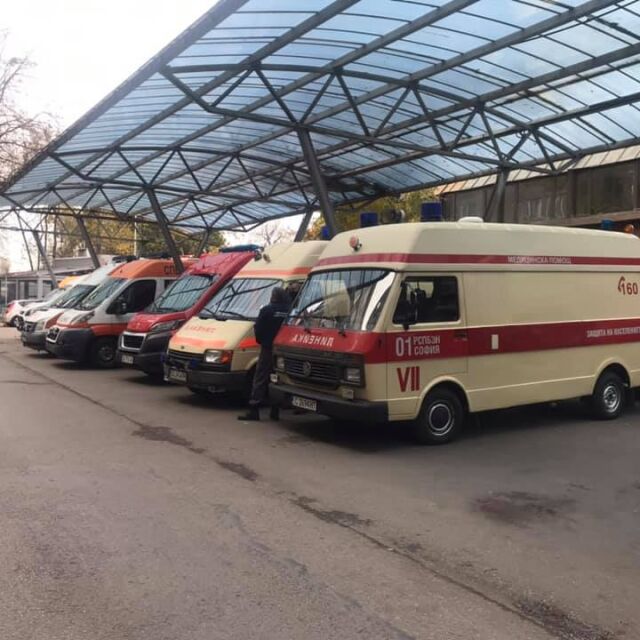 Бърза помощ в София: Претоварени сме, по 110 адреса остават от едната смяна за другата