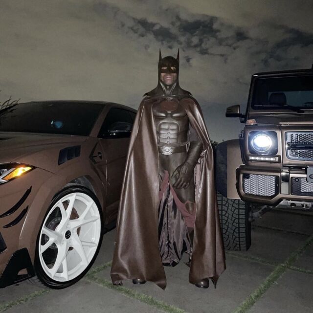 Травис Скот изтри Инстаграм профила си след подигравки за хелоуинския му костюм