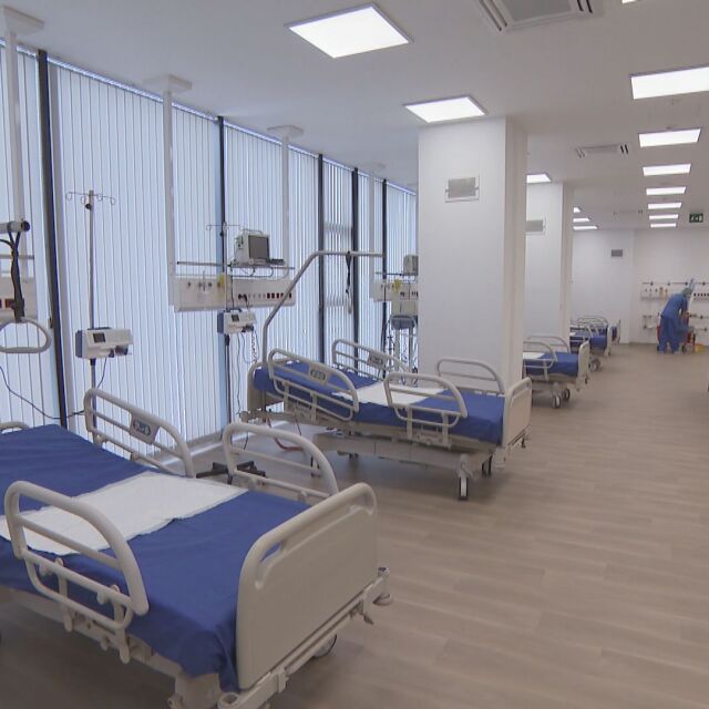Реорганизация: Създават отделения с по 200 легла за COVID в областните болници (ОБЗОР)