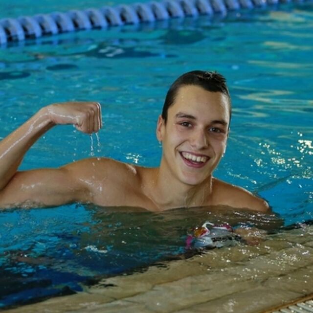 17-годишен подобри още един национален рекорд в плуването