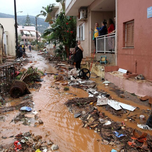 Проливни дъждове предизвикаха наводнения на остров Крит