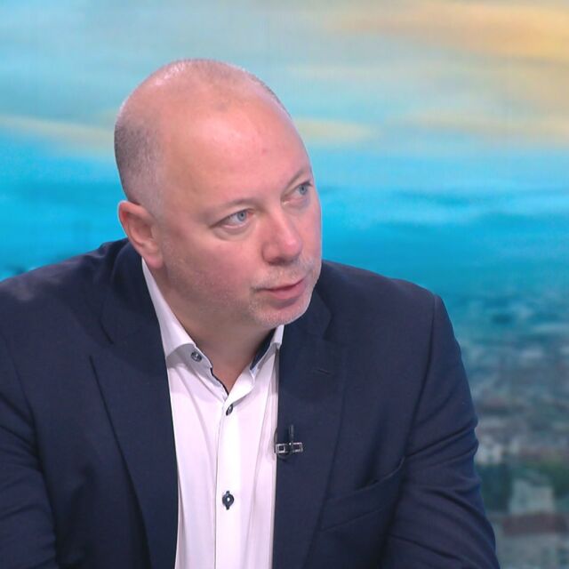 Росен Желязков: Не мисля, че има хаос и правителството е закъсняло с мерките срещу COVID-19