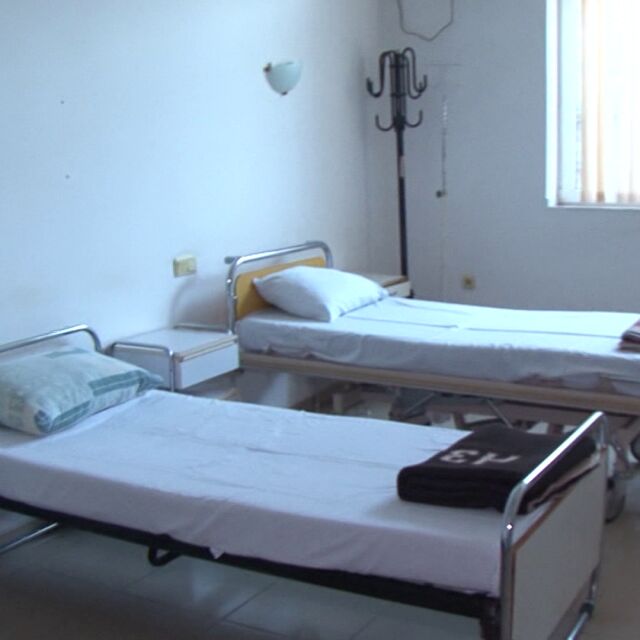 Медици напускат болницата в Средец след заповедта за откриване на COVID отделение 