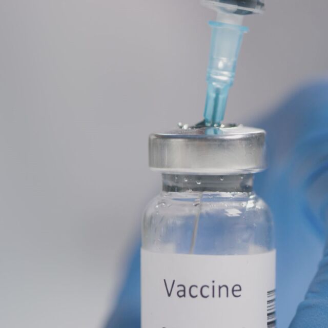 „АстраЗенека“: Ваксината ни защитава на 100% срещу тежък COVID-19