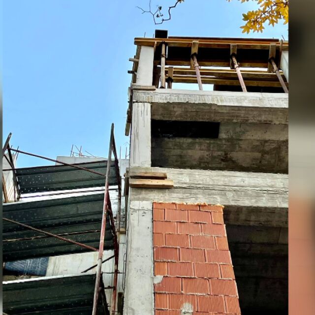 Крива колона в нова сграда: Може ли да бъде поправена?