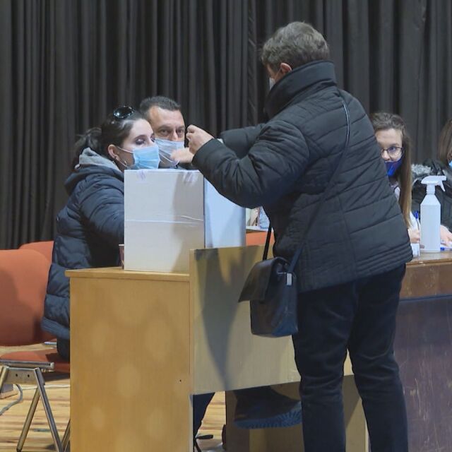 Без сериозни затруднения преминава гласуването в Търново