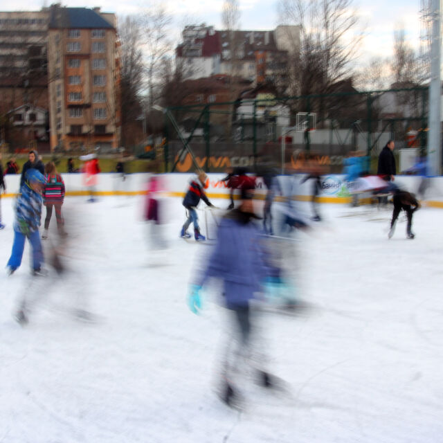 Откриват ледената пързалка в парк „Възраждане“ в София на 30 ноември