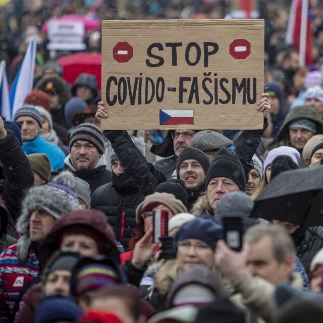 Хиляди чехи протестираха срещу ограниченията
