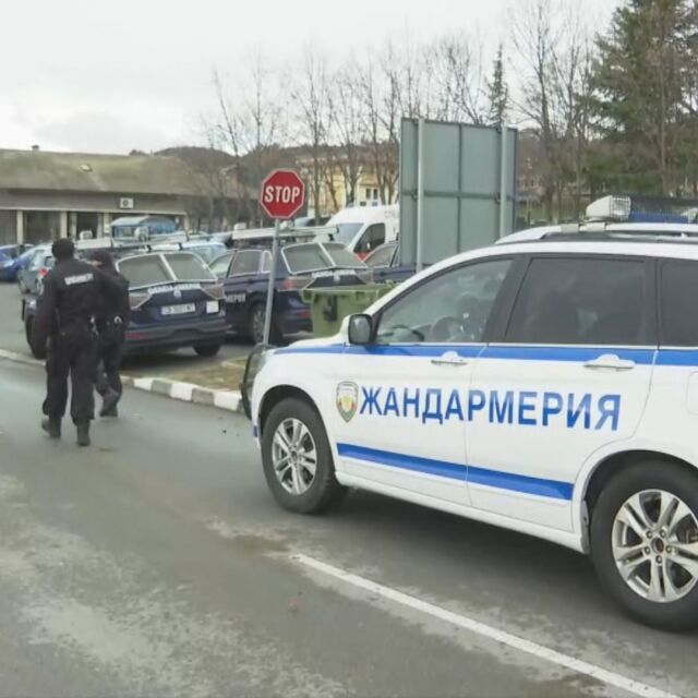 Над 150 полицаи търсят мъжа, нападнал съседи в Хасковско