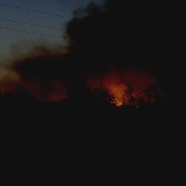 Пожар в двора на завод "Арсенал" в Казанлък 