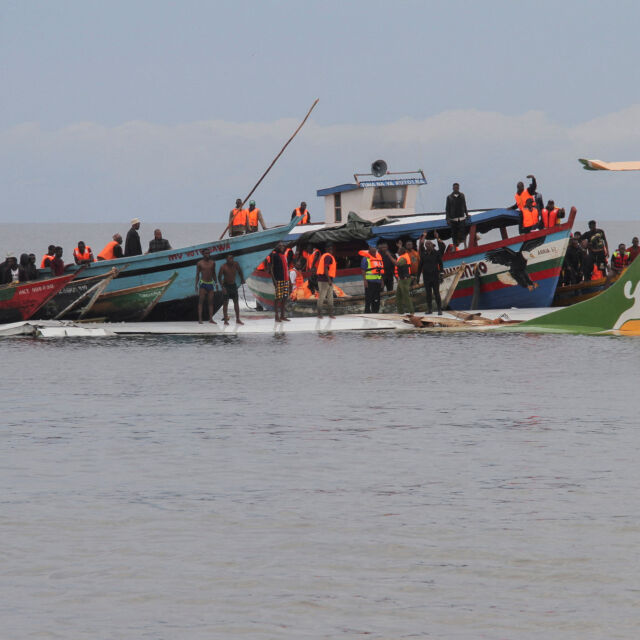 Пътнически самолет падна в езерото Виктория в Танзания, има загинали
