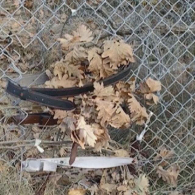 Дупка в оградата с Турция е вързана с колан и запълнена с шума (ВИДЕО)