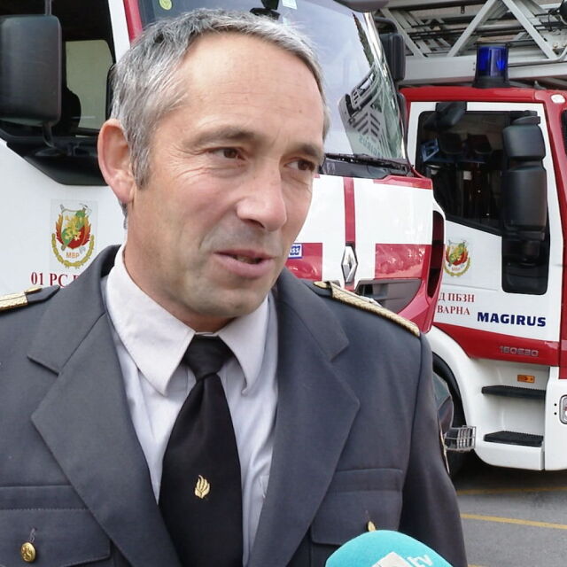 Наградиха пожарникаря, спасил хората в горящия влак София-Варна