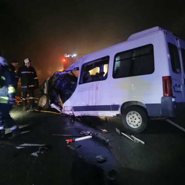 Катастрофа между камион и бус с деца в Прохода на Републиката