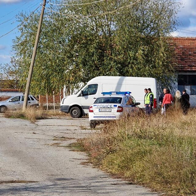 23 мигранти са задържани след гонка с полицията край Стара Загора