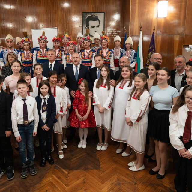 „Българската Коледа“: Президентът даде началото на 20-ото издание на инициативата 