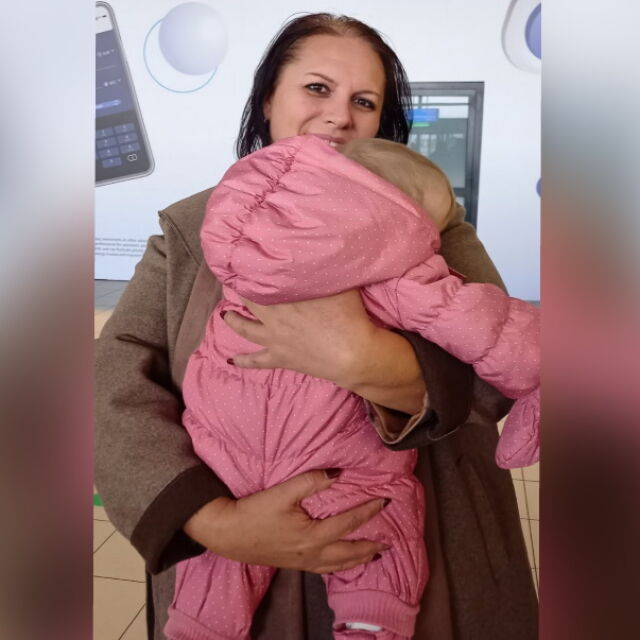 Българско бебе бе изоставено в Украйна: Страната ни успя да го върне у нас