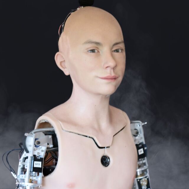  Страх ви е от роботи? Добре пристигнали в злокобната котловина (СНИМКИ и ВИДЕО) 