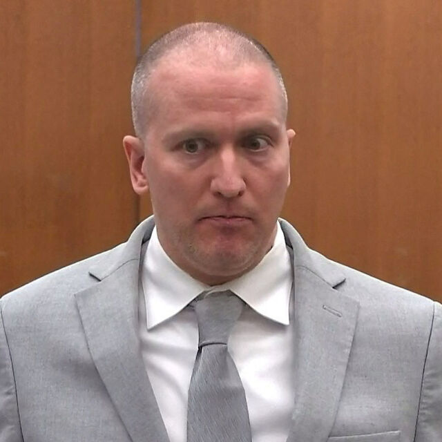  Намушкаха с нож в пандиза наказания служител на реда за убийството на Джордж Флойд 