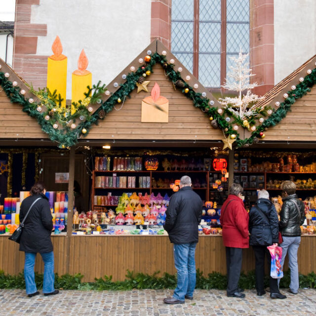 Път от светлини, куклено шоу и топъл шоколад: Ето кои са най-магичните места по Коледа в Европа