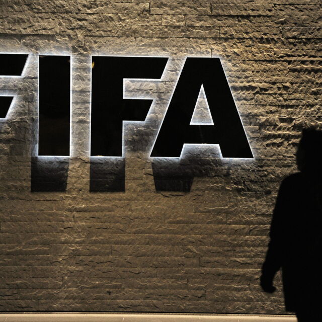 Скандал! Арести във ФИФА дни преди изборния конгрес (ВИДЕО)