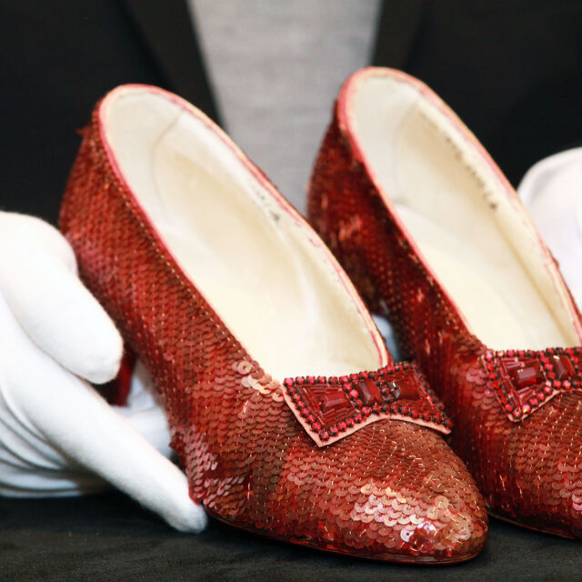 Червените обувки на Дороти на гости в Лондон