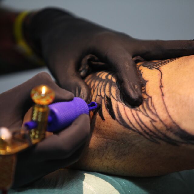 ЕК иска строг контрол за мастилото за татуировки