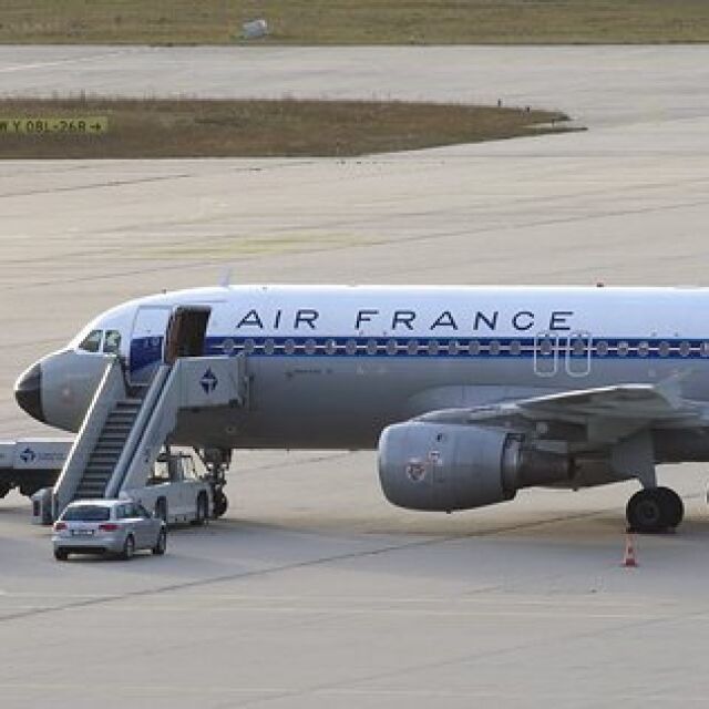 От понеделник: Мерят температурата на пътниците на „Ер Франс“ преди полет