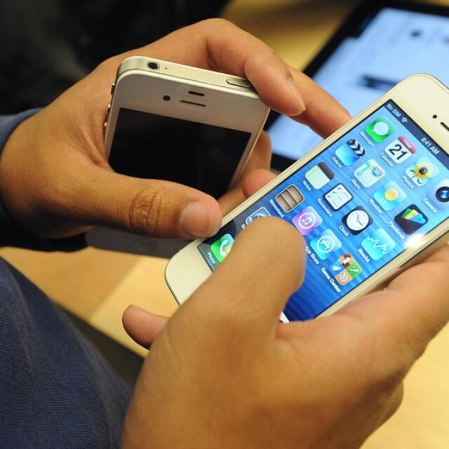 ФБР "прескочи" защитата на iPhone и без "Епъл"
