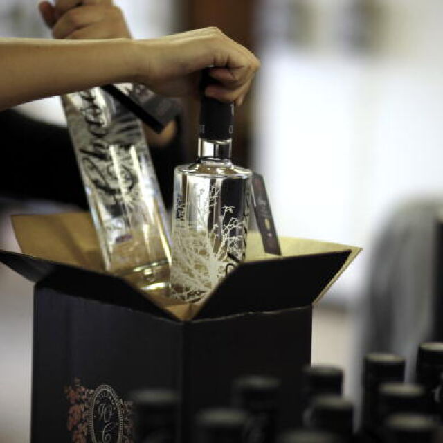Повишаване на цените на водката, брендито и коняка предлага МФ на Русия