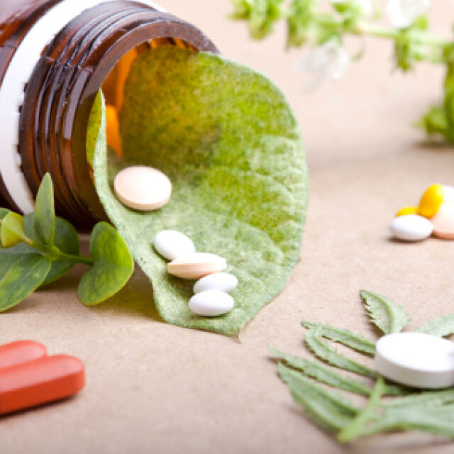 „Хомеопатията е наречена лъженаука“: Учен и лекар в спор опасен ли е методът