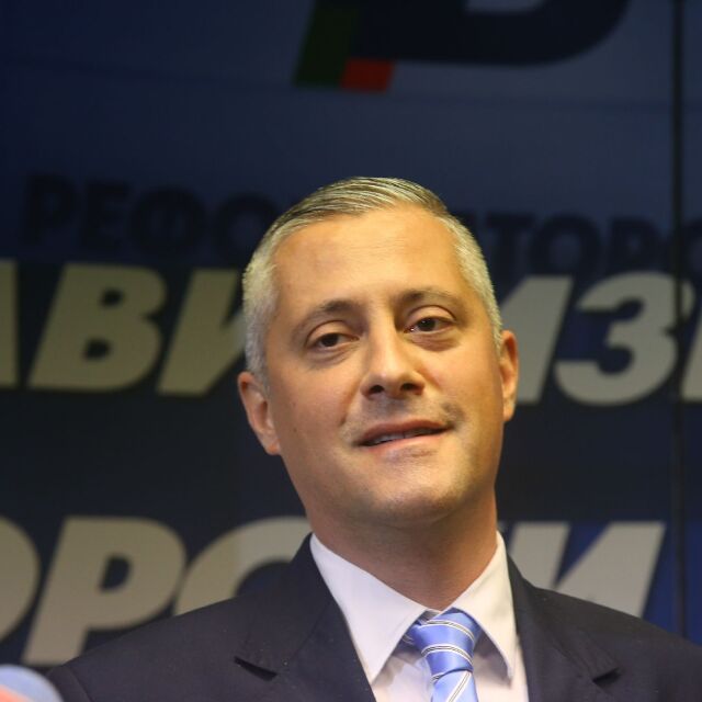 Лукарски пита за разликата между премиер Борисов и премиер, посочен от Борисов