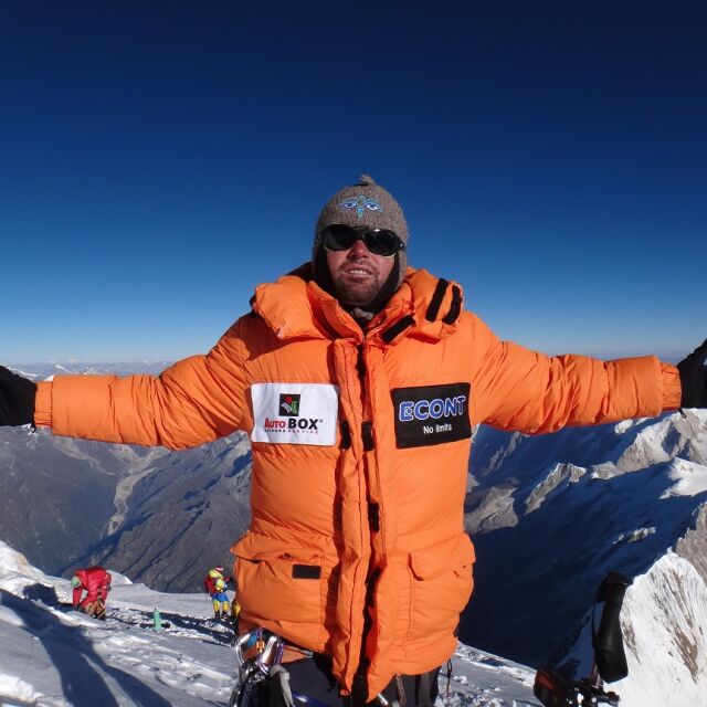 Атанас Скатов покори най-високите върхове на всички континенти